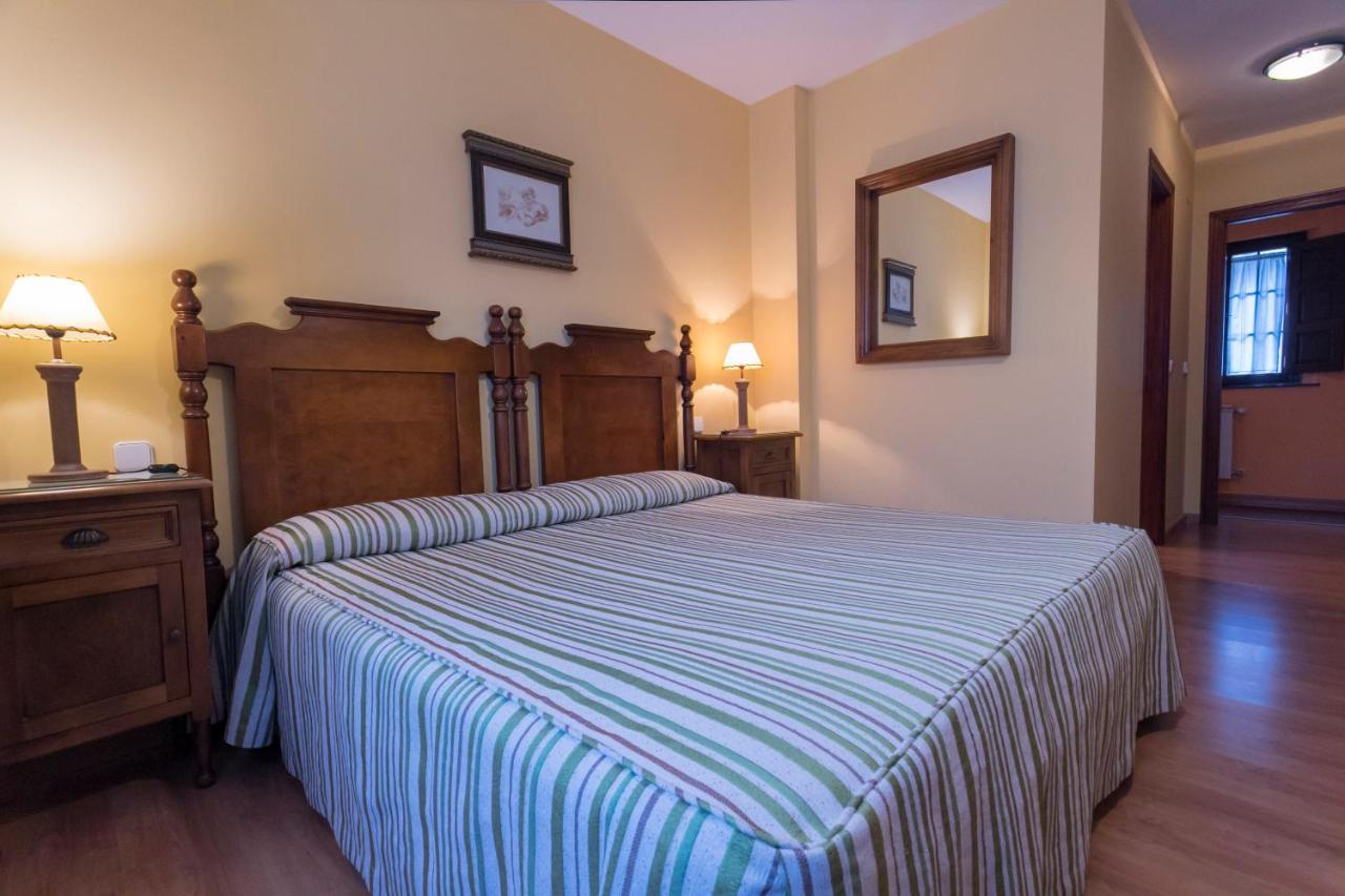 Posada De La Abadia - Adults Only Σαντιγιάνα ντελ Μαρ Εξωτερικό φωτογραφία