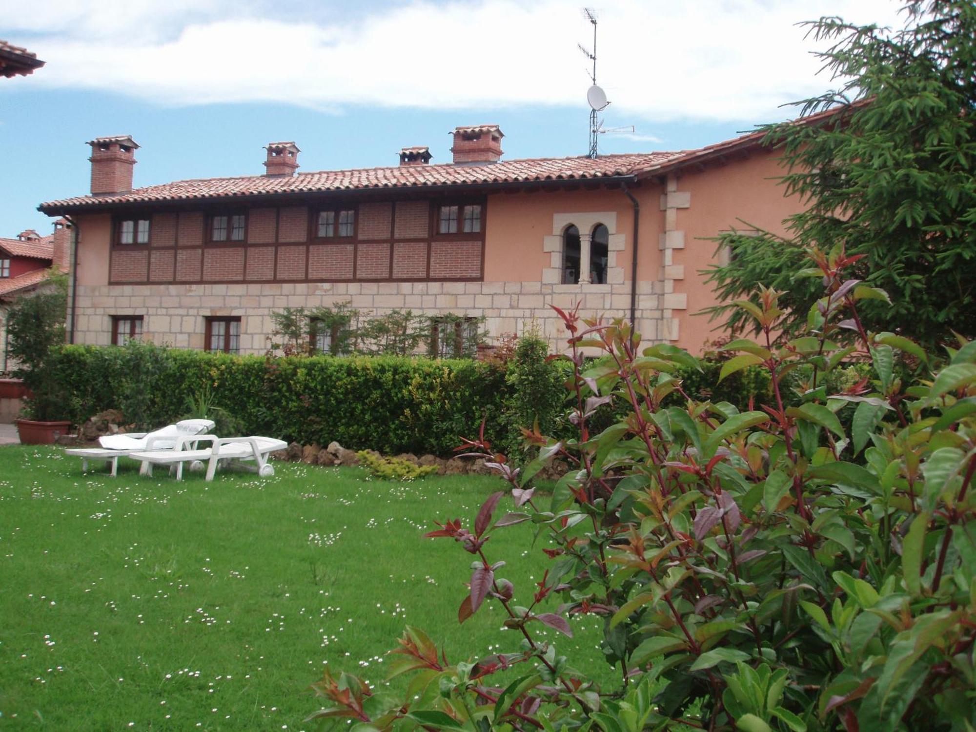 Posada De La Abadia - Adults Only Σαντιγιάνα ντελ Μαρ Εξωτερικό φωτογραφία